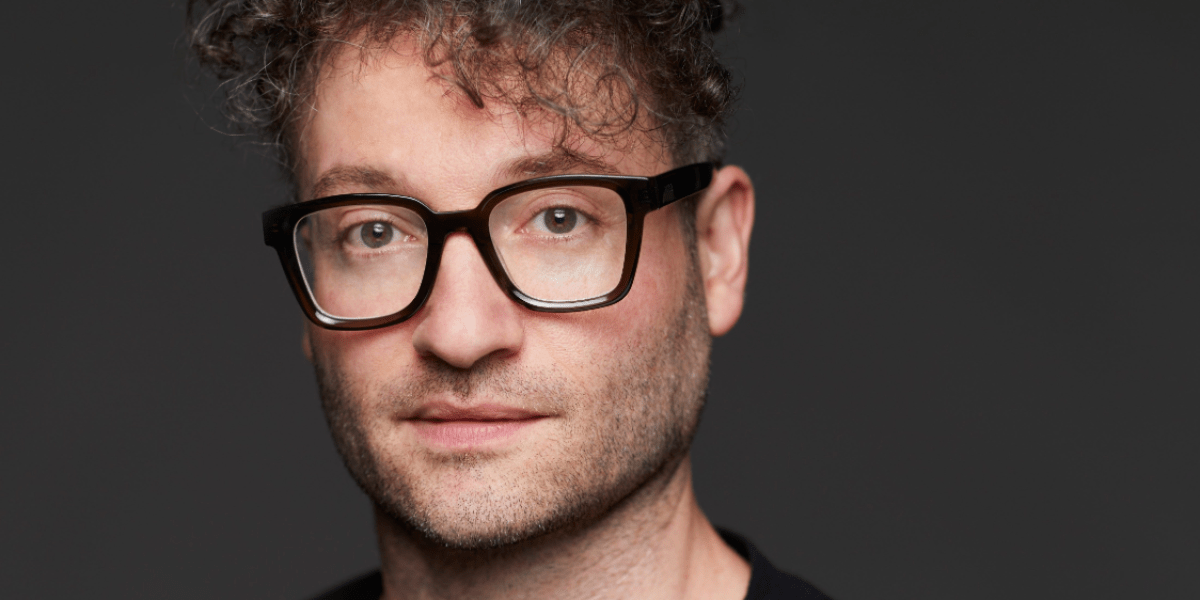 Ahli Ekonomi yang Dulu Takut pada AI Kini Temukan Alasan Langka untuk Berharap