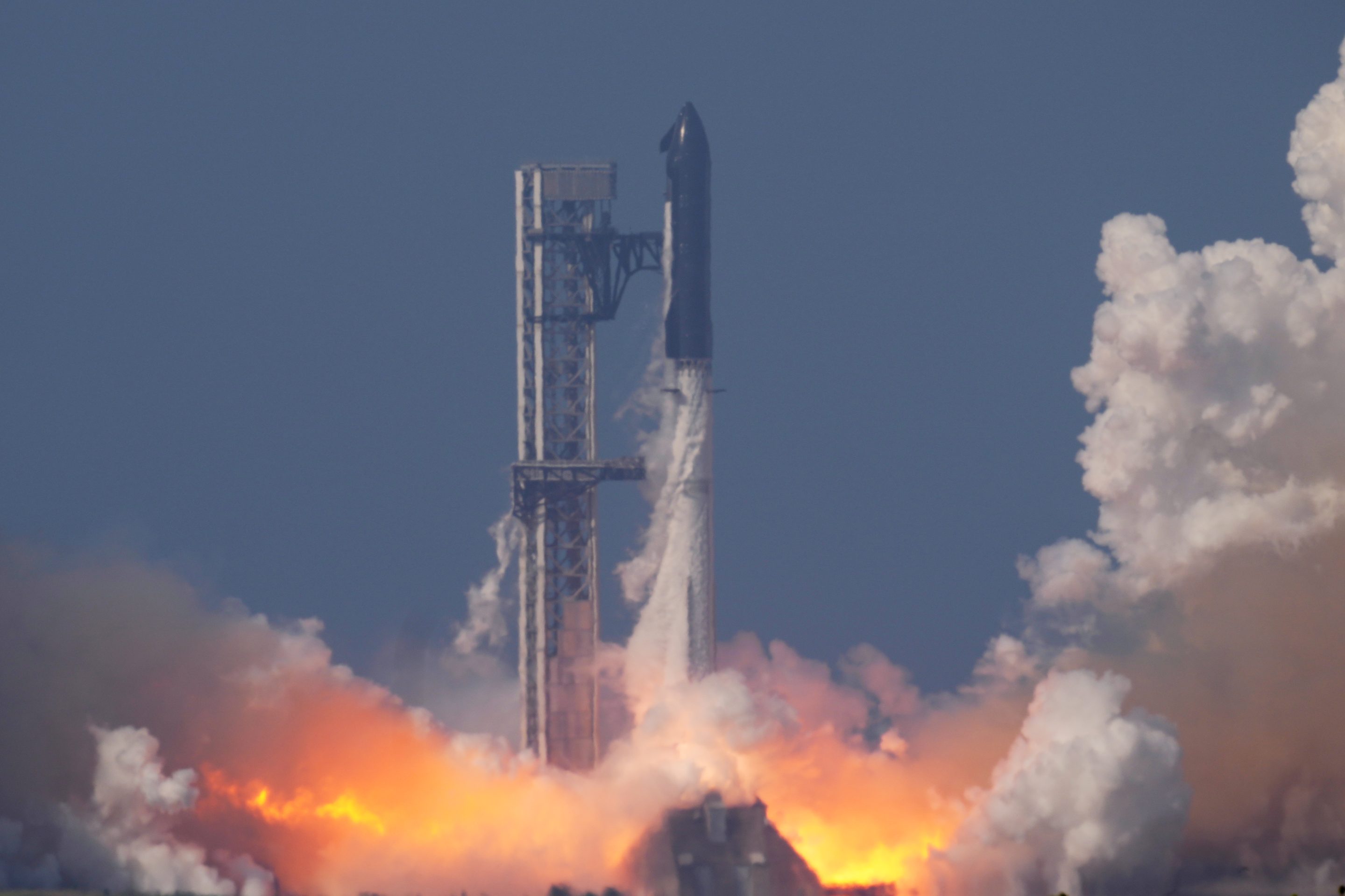 fortune.com - Marco Quiroz-Gutierrez - SpaceX's next-gen rocket is the key to its sky-high valuation, early investor says: 'Starship also enables all kinds of frontier markets'