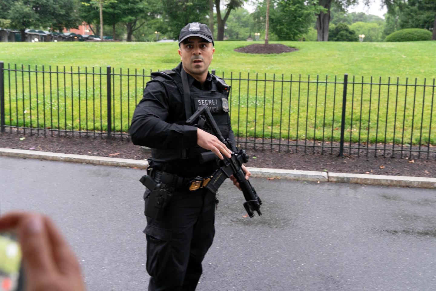 Secret Service shoot and kill suspect who fired at White House checkpoint; bystander was also struck but Trump was not affected