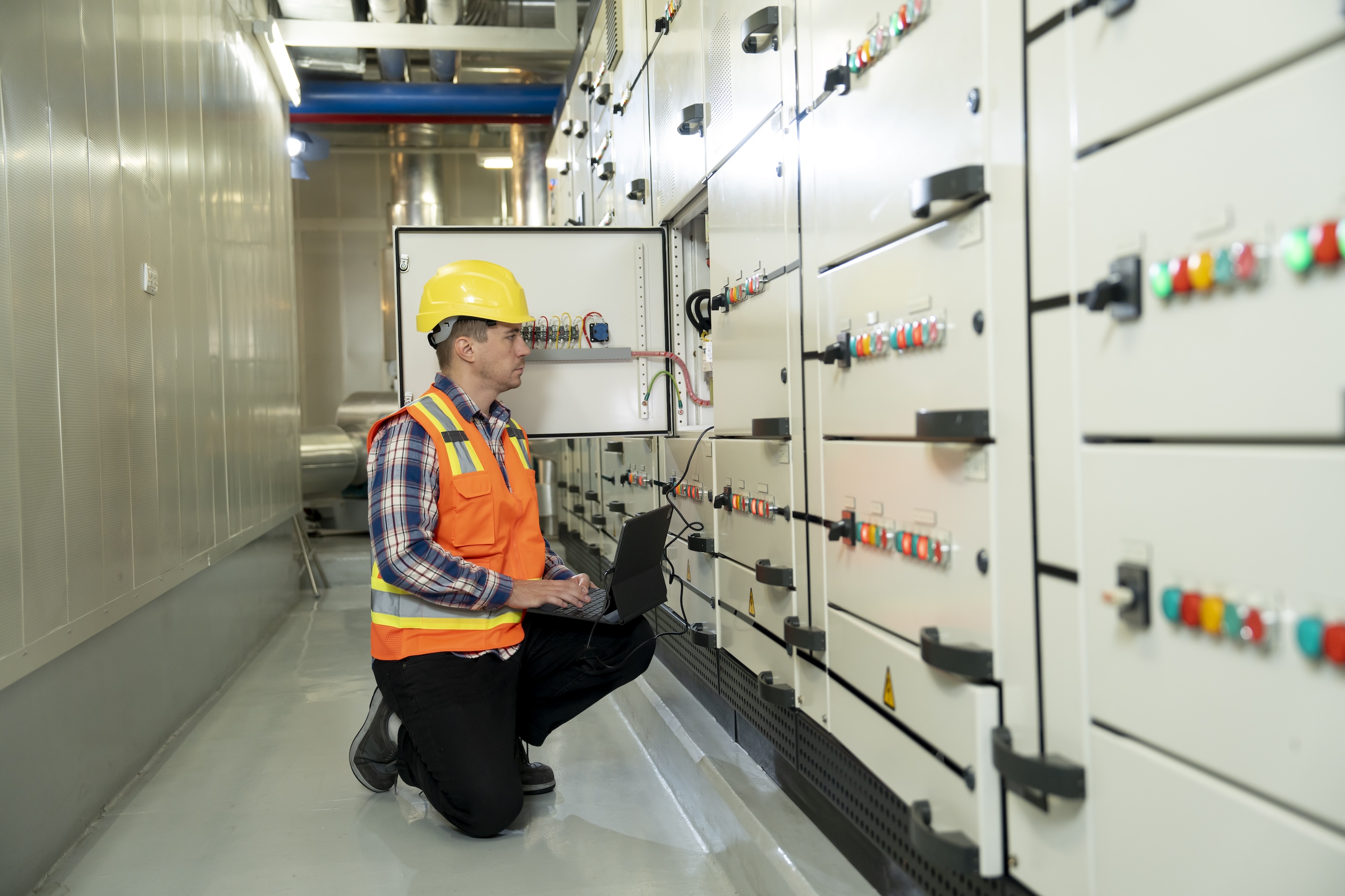 AI Energy Bottleneck and Hyperscale Data Center Buildout