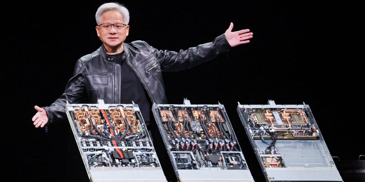 Saham produsen chip melonjak saat investor AI berburu keuntungan, namun pakar Harvard memperingatkan, ‘Ini pun akan berlalu’.