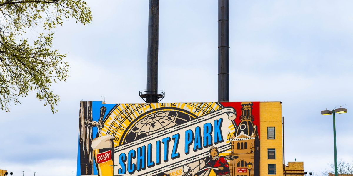 What Schlitz beer can teach us about AI adoption | Fortune