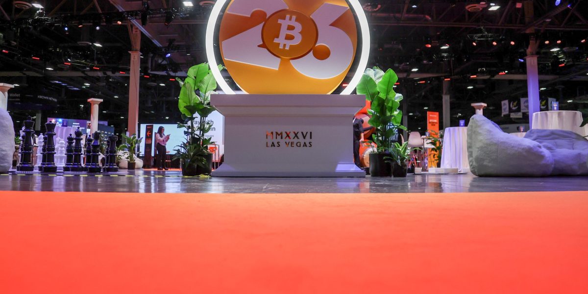 The crypto industry is obsessed with conferences. The vibe at them is changing | Fortune