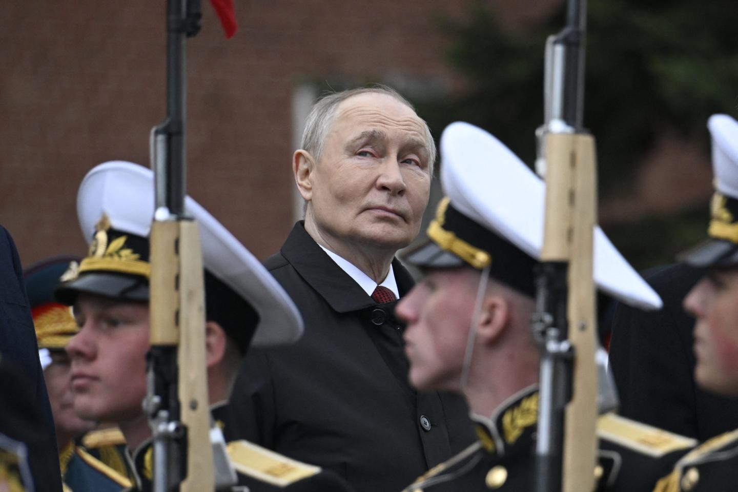 Former top Russian official admits the country is over Putin and can ‘imagine a future without him’ — even elites bail as Kremlin seizes their assets 