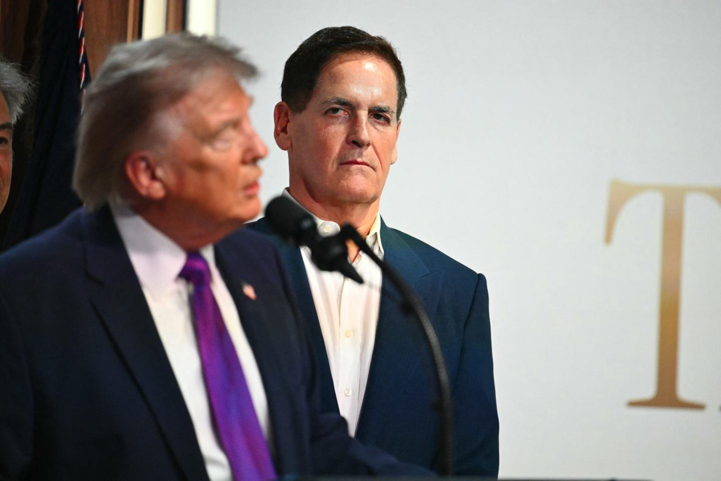 Photo of Donald Trump (left) with Mark Cuban