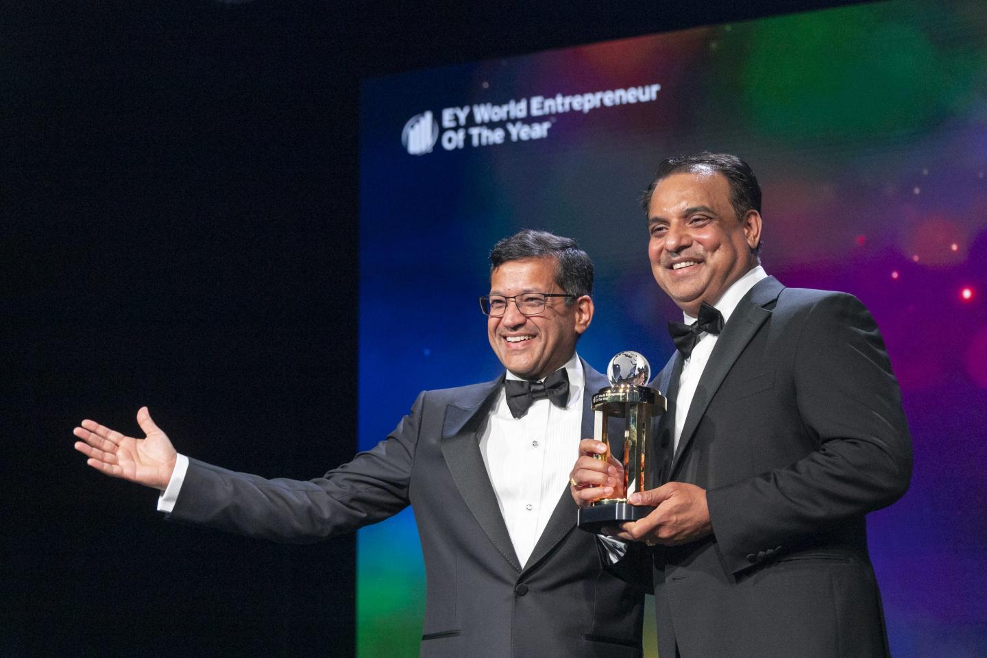 Astera Labs' Jitendra Mohan (left) and Sanjay Gajendra.