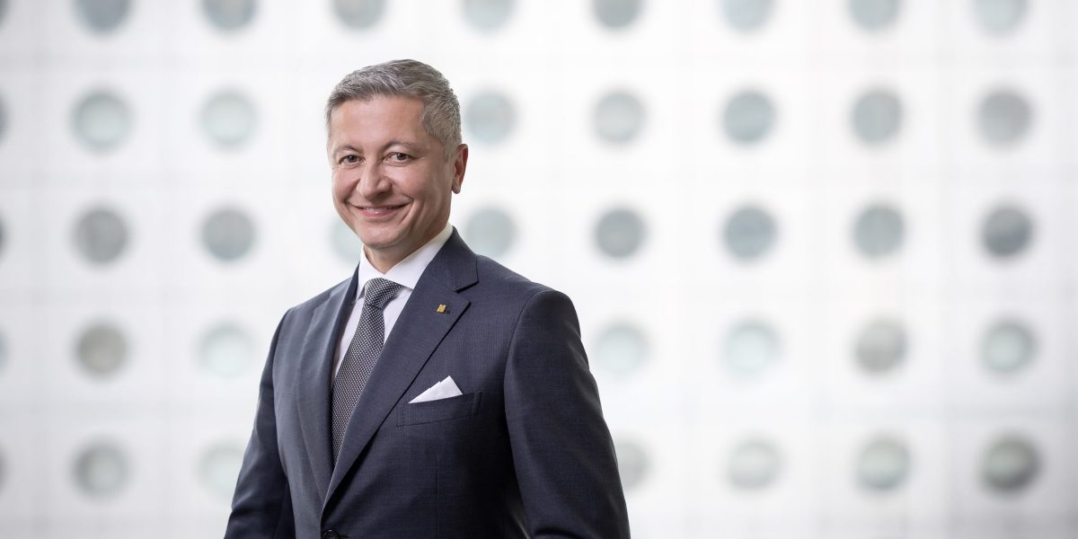 Hongkong Land Menata Ulang Diri Saat CEO Michael Smith Kurangi Ketergantungan pada Hong Kong