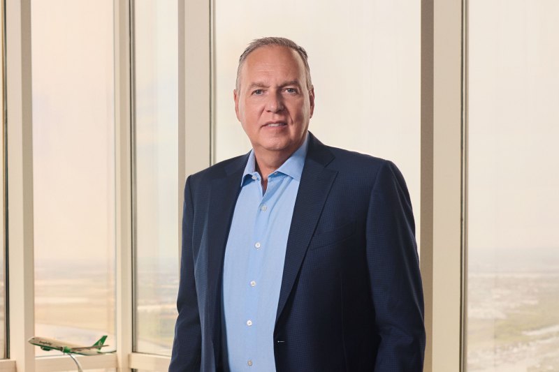 ‘If he tells you he can beat me, I’ll sue!’: Inside the $9 billion friendship between the CEOs of Amex and Delta
