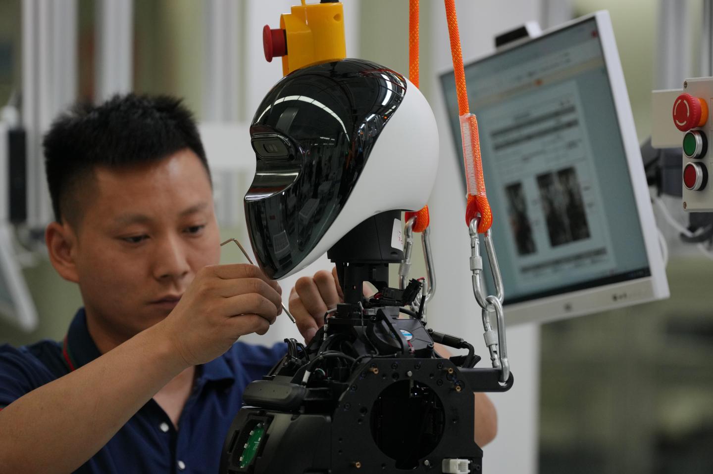 China builds 85% of the world’s humanoids robots for cheap at scale, but finding buyers is tricky