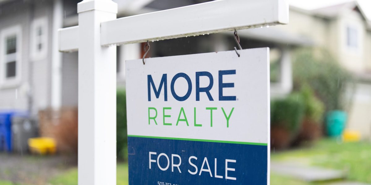 Mortgage rate rises to 6.52% from 6.48%, near yearlong high