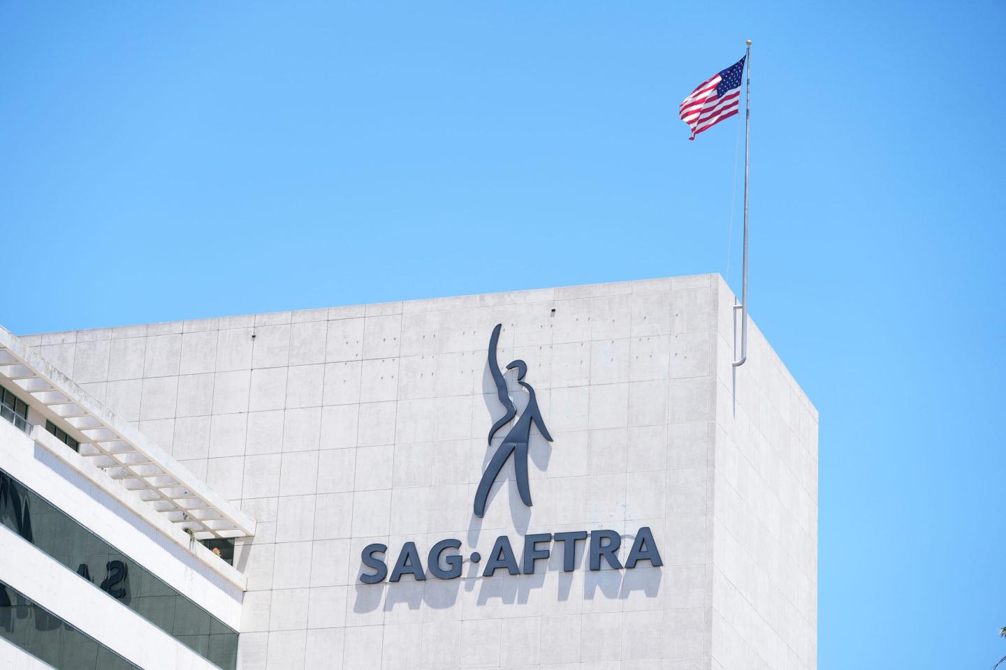 SAG-AFTRA approves a four-year contract with studios and streamers