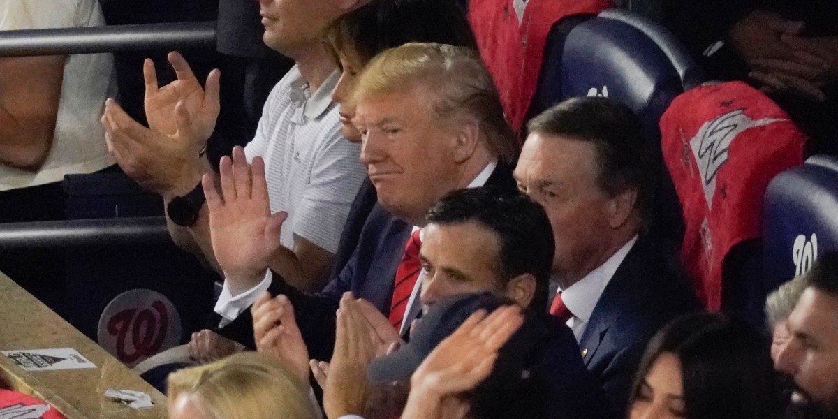 Kutukan Menonton Olahraga Langsung Bersama Trump: Tim Tuan Rumah Seolah Selalu Kalah