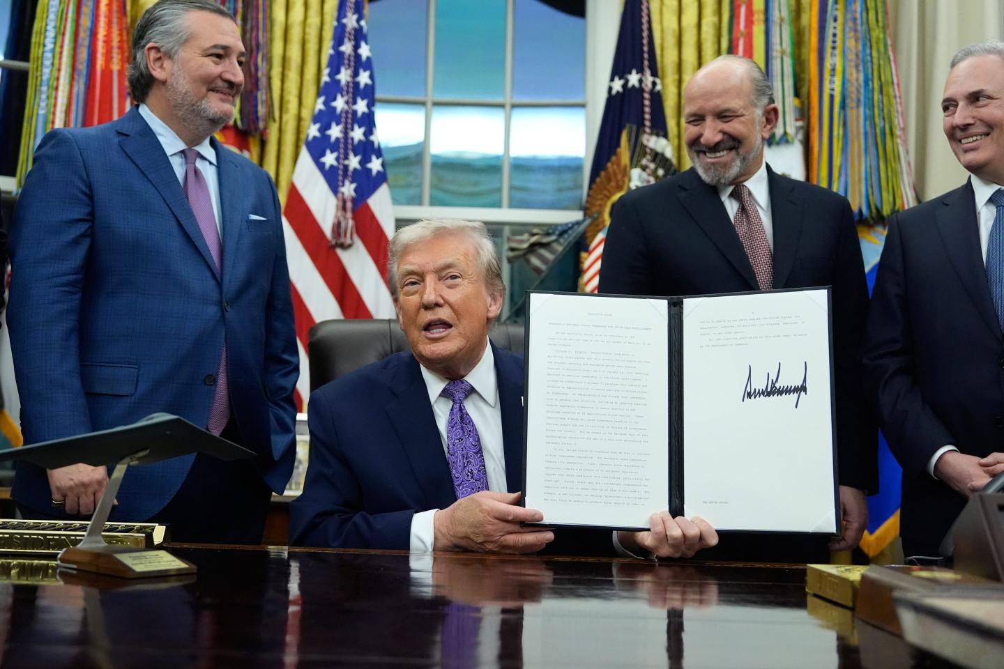 Just months after Trump warned states not to regulate AI, Republican and Democratic lawmakers are doing it anyway