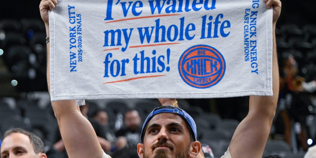 The Knicks have won 3 NBA titles, but their first parade was held up for 55 years by a budget crisis and a rejected $372 expense report | Fortune