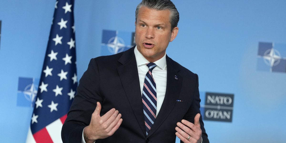 Pete Hegseth Terbang ke NATO, Peringatkan Sekutu Mungkin Gagal dalam Evaluasinya, lalu即时Pulang Lebih Awal