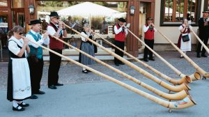 It’s so hot in Switzerland that yodelers are standing in fountains