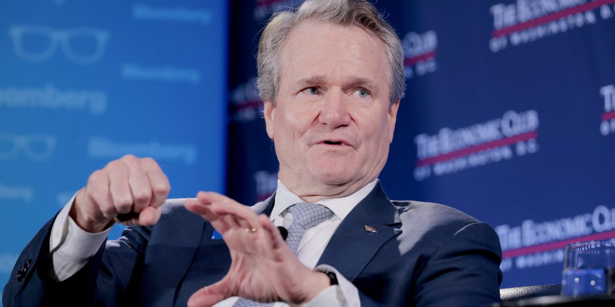 Pukul 7 pagi, CEO Bank of America sudah membaca 5 koran, memeriksa surel, dan pergi ke gym—ia bilang jika kamu terlambat rapat, kamu ‘egois’.