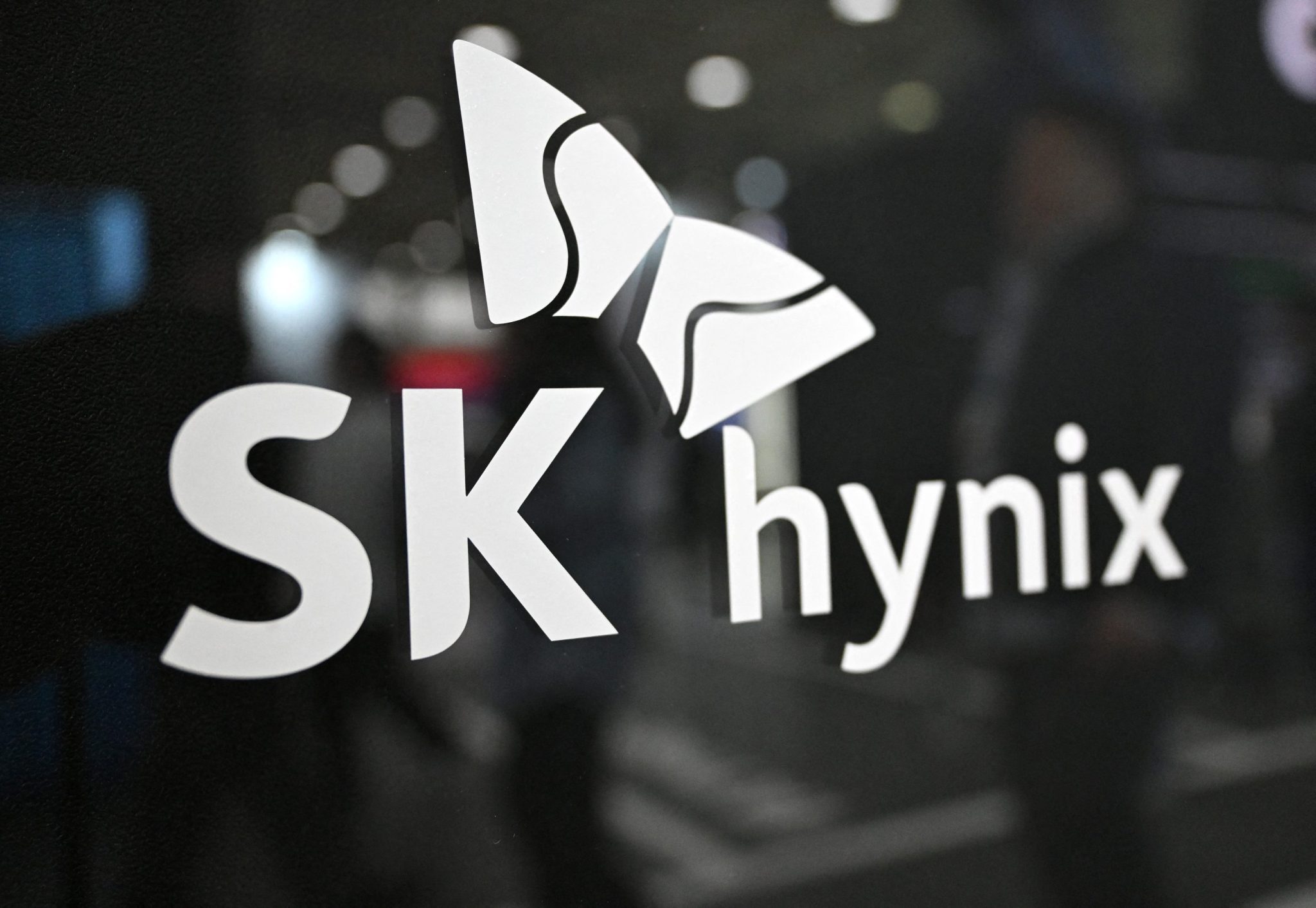 SK hynix briefly tops Samsung as Korea’s most valuable company—and it’s reportedly eyeing a U.S. listing as soon as August