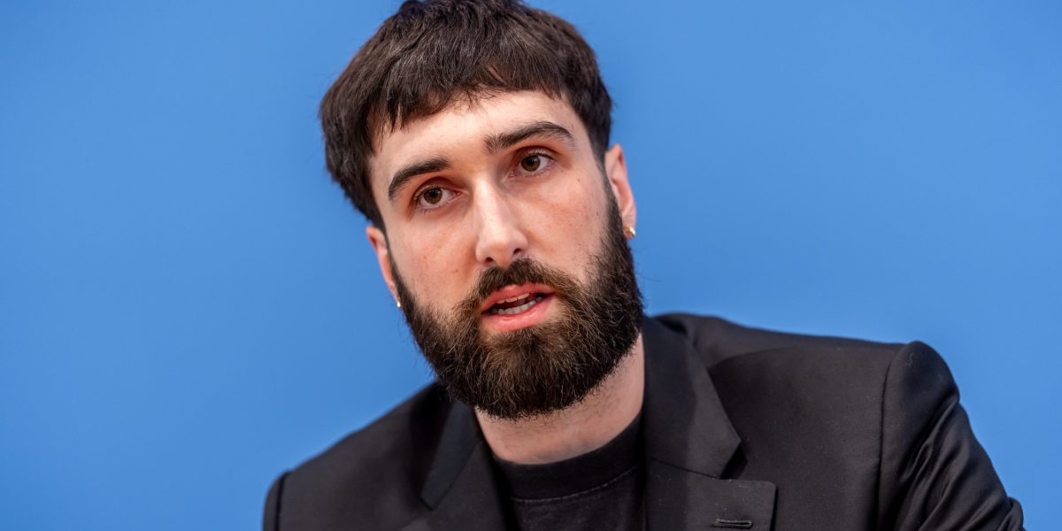 Renting AI from foreign providers is a national security risk, warns Cohere CEO