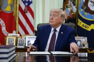 Trump says he’ll sign deal with Iran to reopen Hormuz Sunday