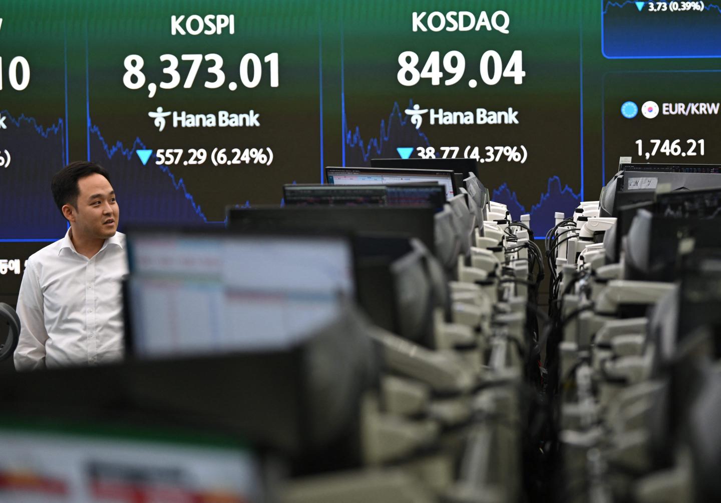 AI boom may be on its last legs amid stock volatility and dash for cash—but will go out in a blaze of glory with ‘blow-off phase’ before bubble pops