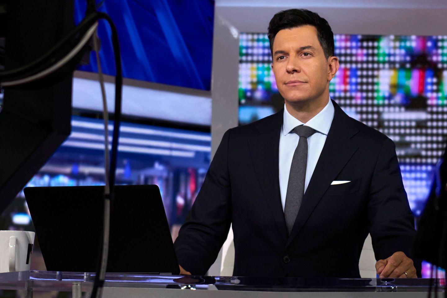 Tom Llamas at the anchor desk