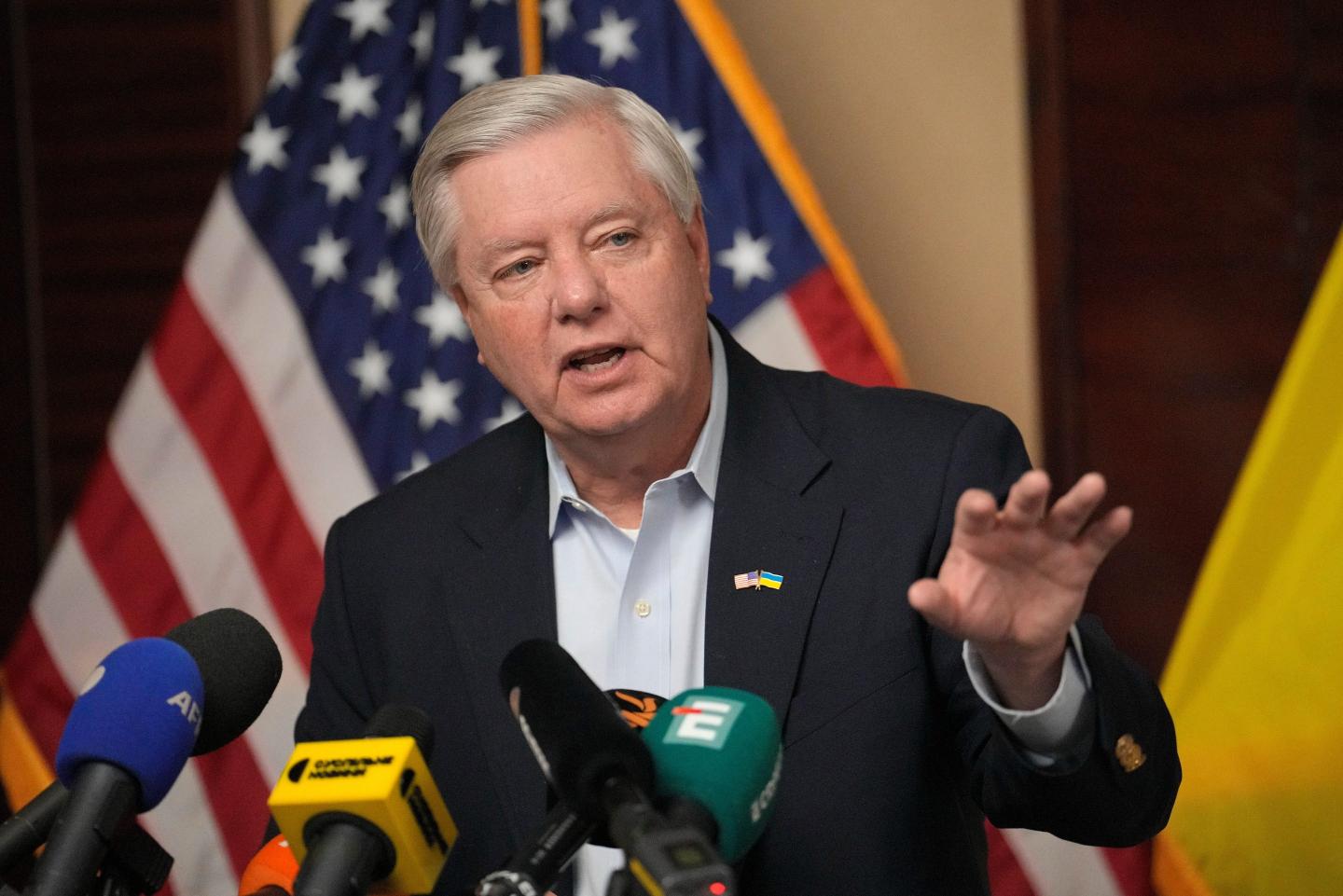 Sen. Lindsey Graham, a foreign policy hawk who became a close Trump ally, dies suddenly at 71