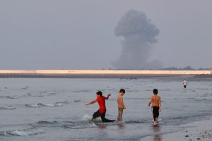 U.S. and Iran both say they control the Strait of Hormuz amid attacks that threaten return to all-out war and global economic upheaval