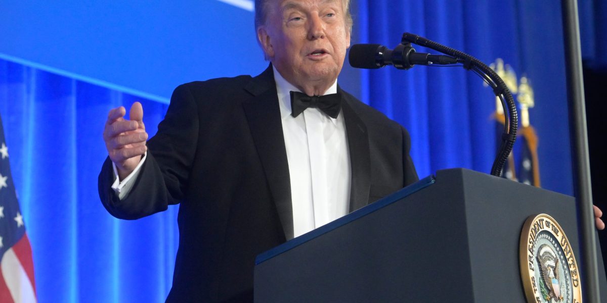 Trump gives rambling, insult-filled remarks at correspondents’ dinner and turns on his speechwriters Trump gives rambling, insult-filled remarks at correspondents’ dinner and turns on his speechwriters