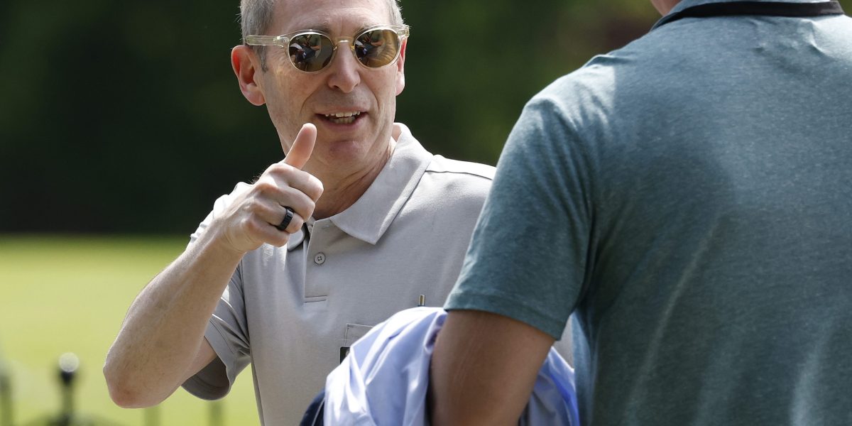 Amazon and Microsoft are spending 0 billion on AI—and investors are low on patience