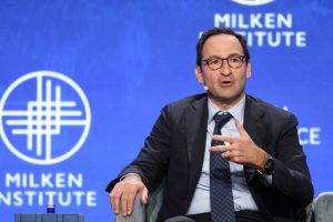 Blackstone’s president tells Gen Z that just being nice could land them a promotion because ‘people want you to win if you treat them in a good way’