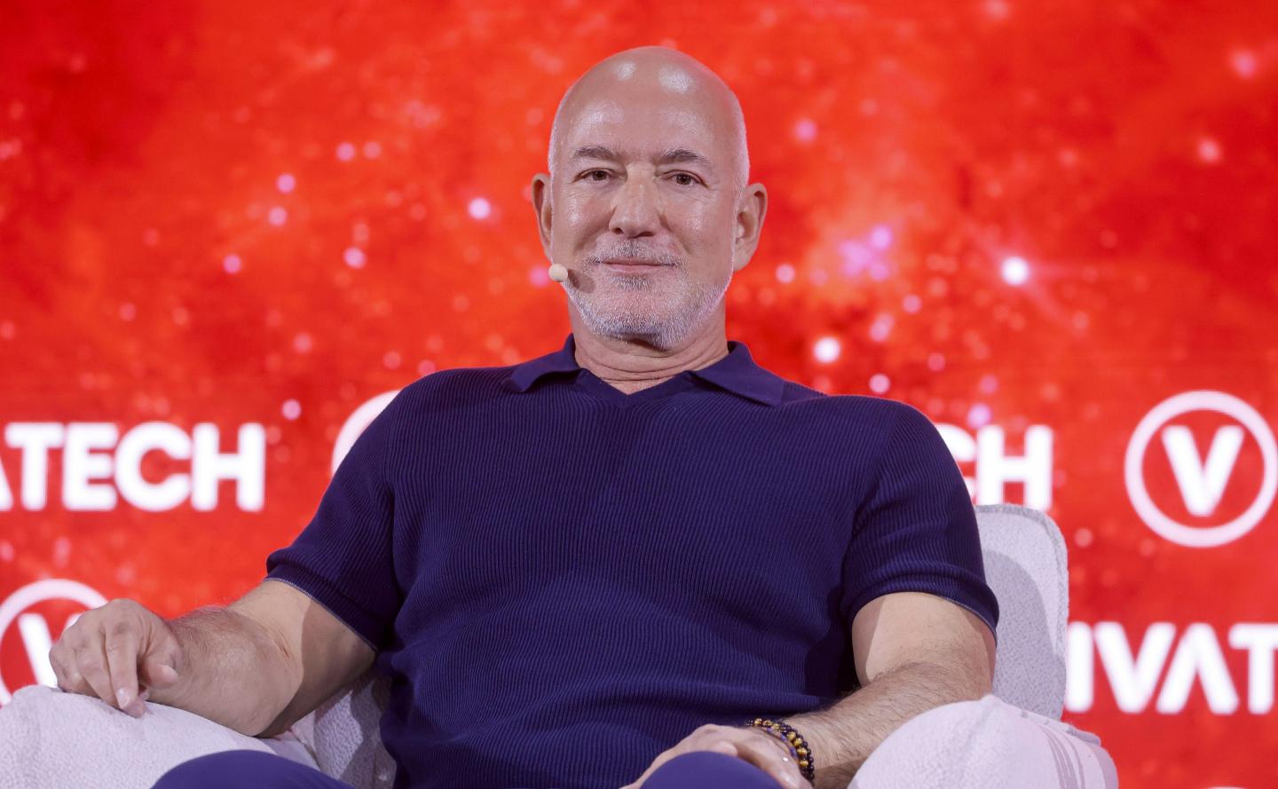 Jeff Bezos could add to the swelling ranks of American billionaires in English soccer