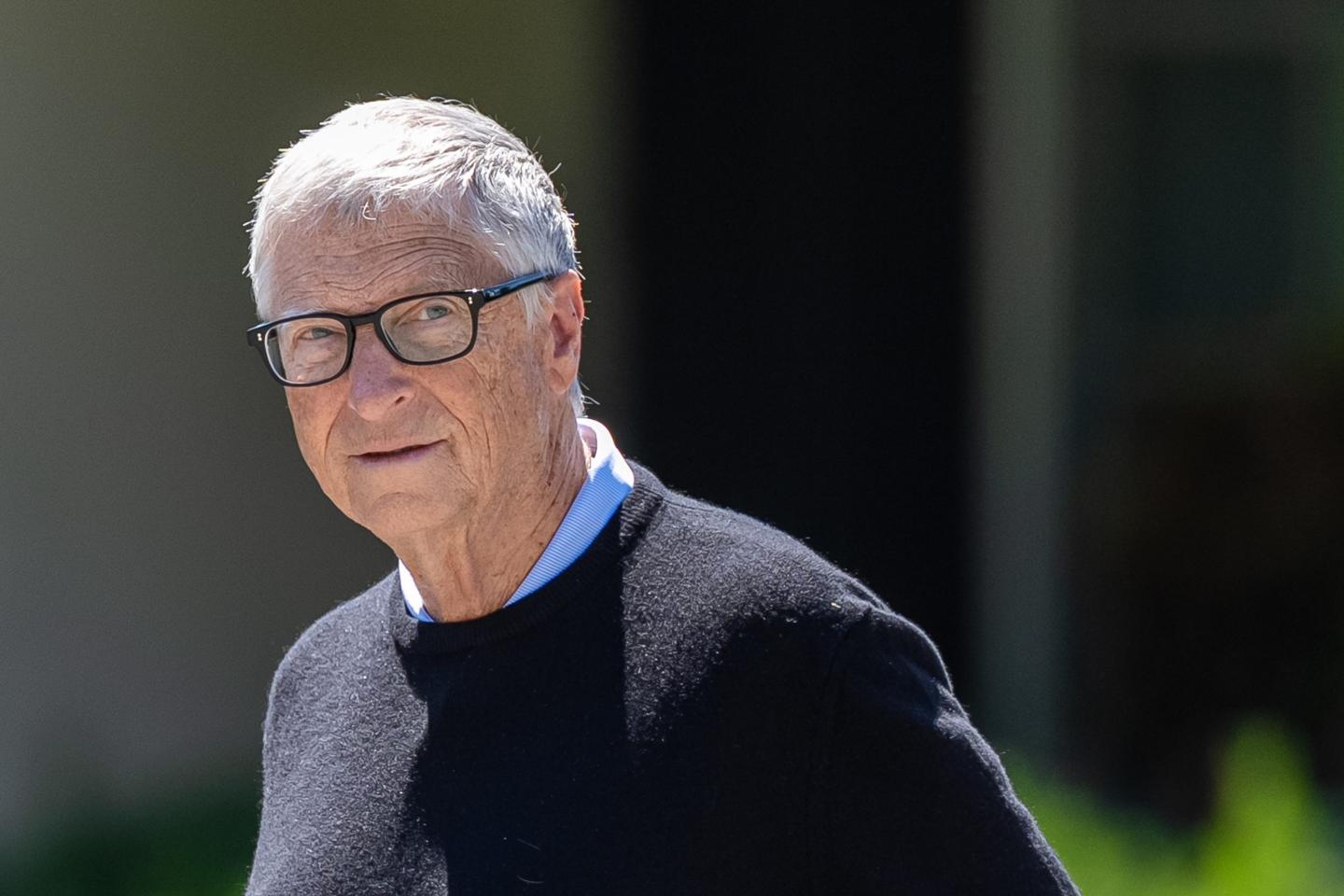 Bill Gates called meeting Epstein a ‘grave error in judgment.’ A new review shows the Gates Foundation still met with him about 30 times