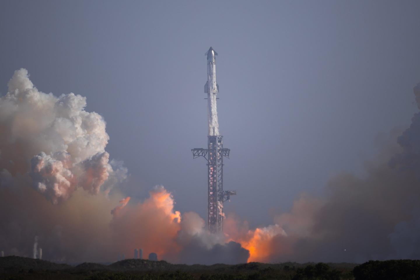 SpaceX’s Starship V3 deploys most advanced Starlink satellites then pulls off best re-entry yet with splashdown so soft it floated in the Indian Ocean