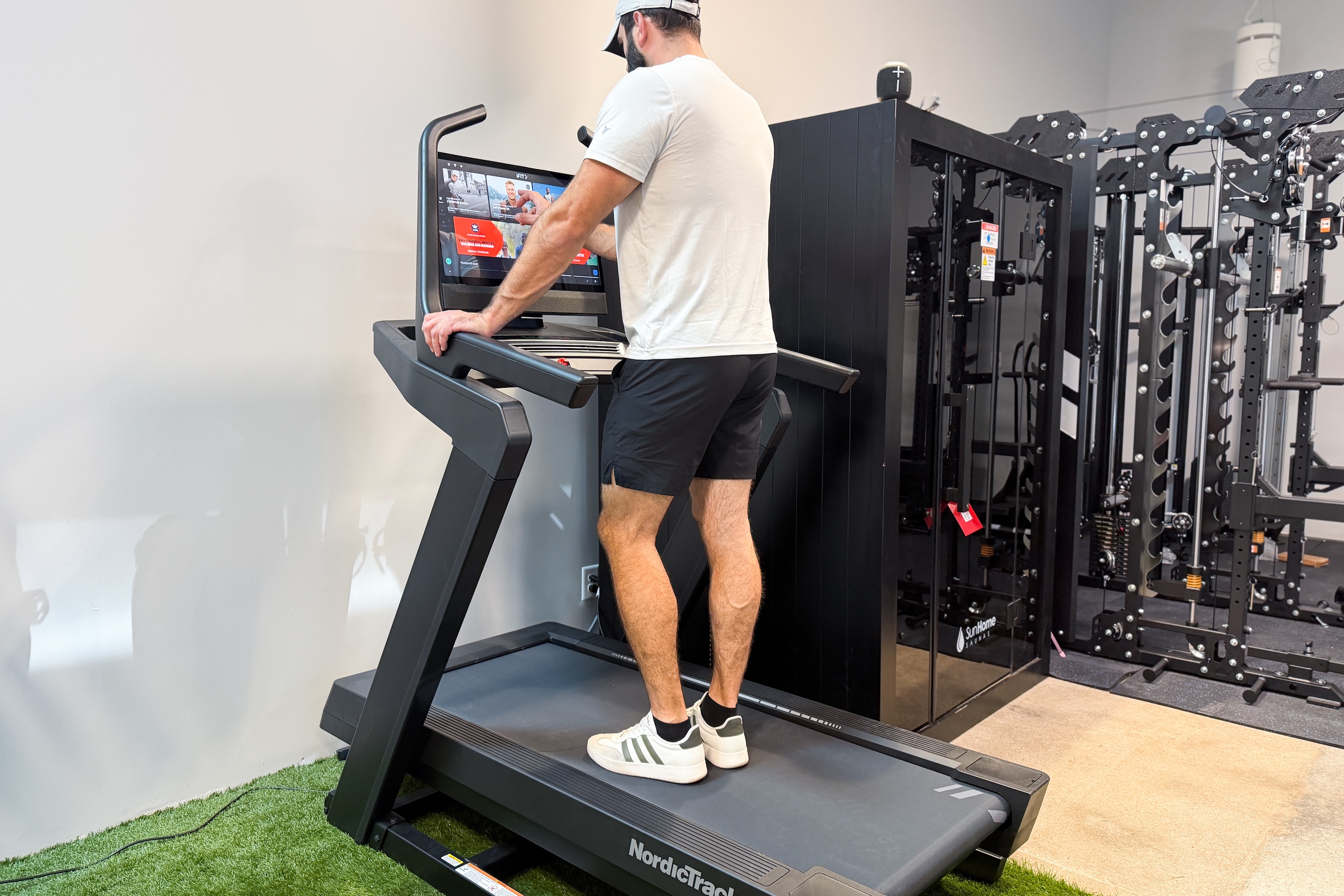 Cardio Machine Running Workout Machine Best Impact Run Multifunction Foldable Treadmill For Home Use In India