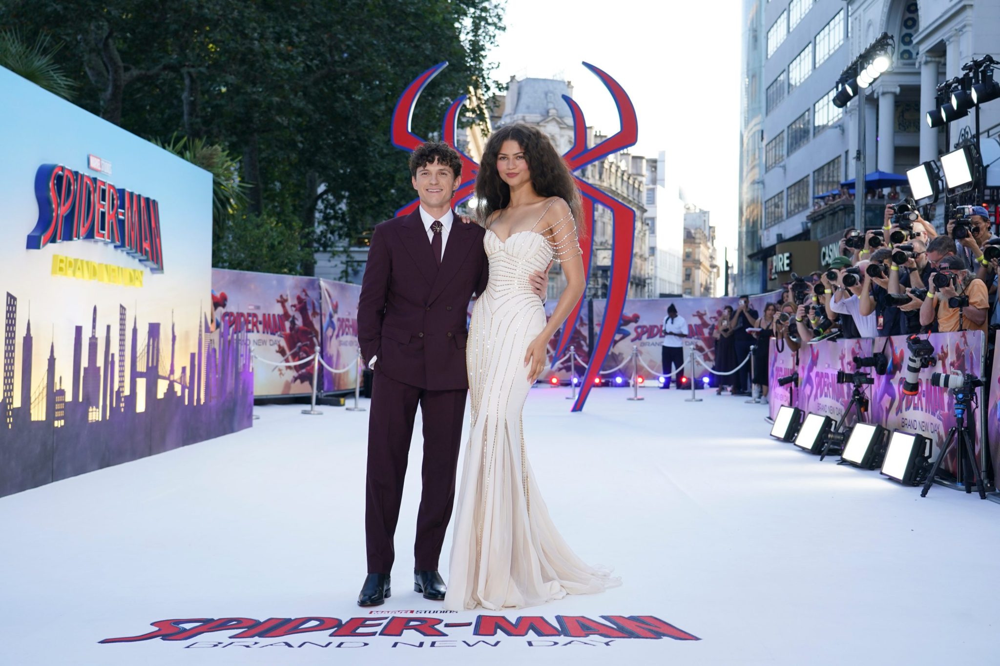 Spider-Man comes $2 million shy of Avengers record for all-time first-weekend record, already close to $1 billion global box office
