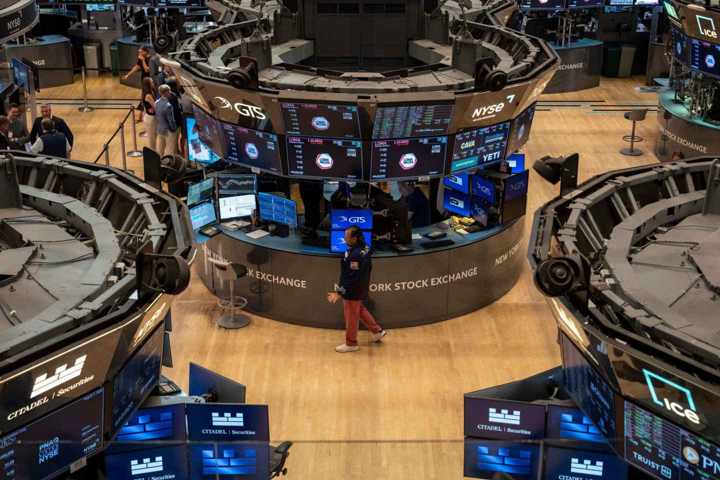 Earnings from Walmart and other top retailers will give investors more clues on the housing market and how consumers are grappling with inflation