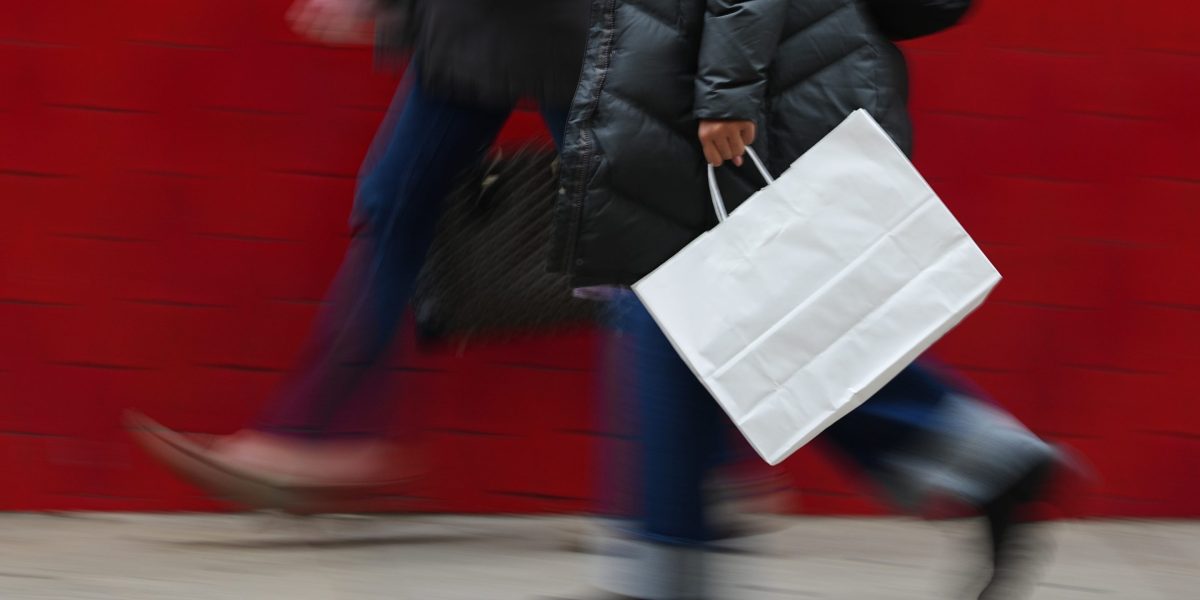 'It’s not lights out for the economy': U. S. retail sales drop 0. 6% in July | Fortune
