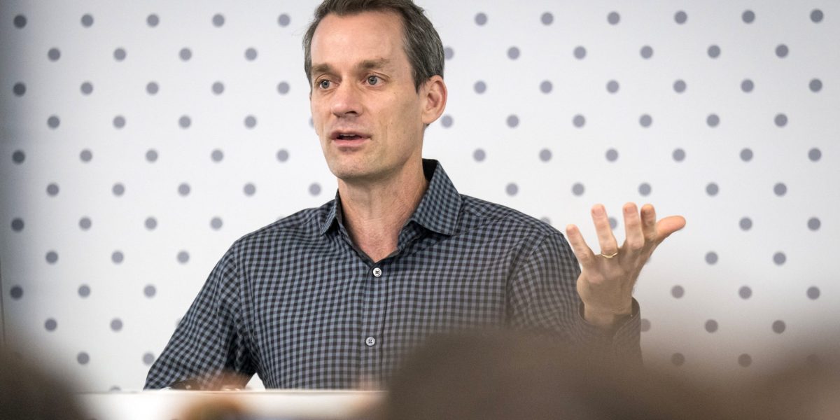 Ex-Google chief scientist tells Gen Z the trick is not to master AI—instead, just skim papers | Fortune
