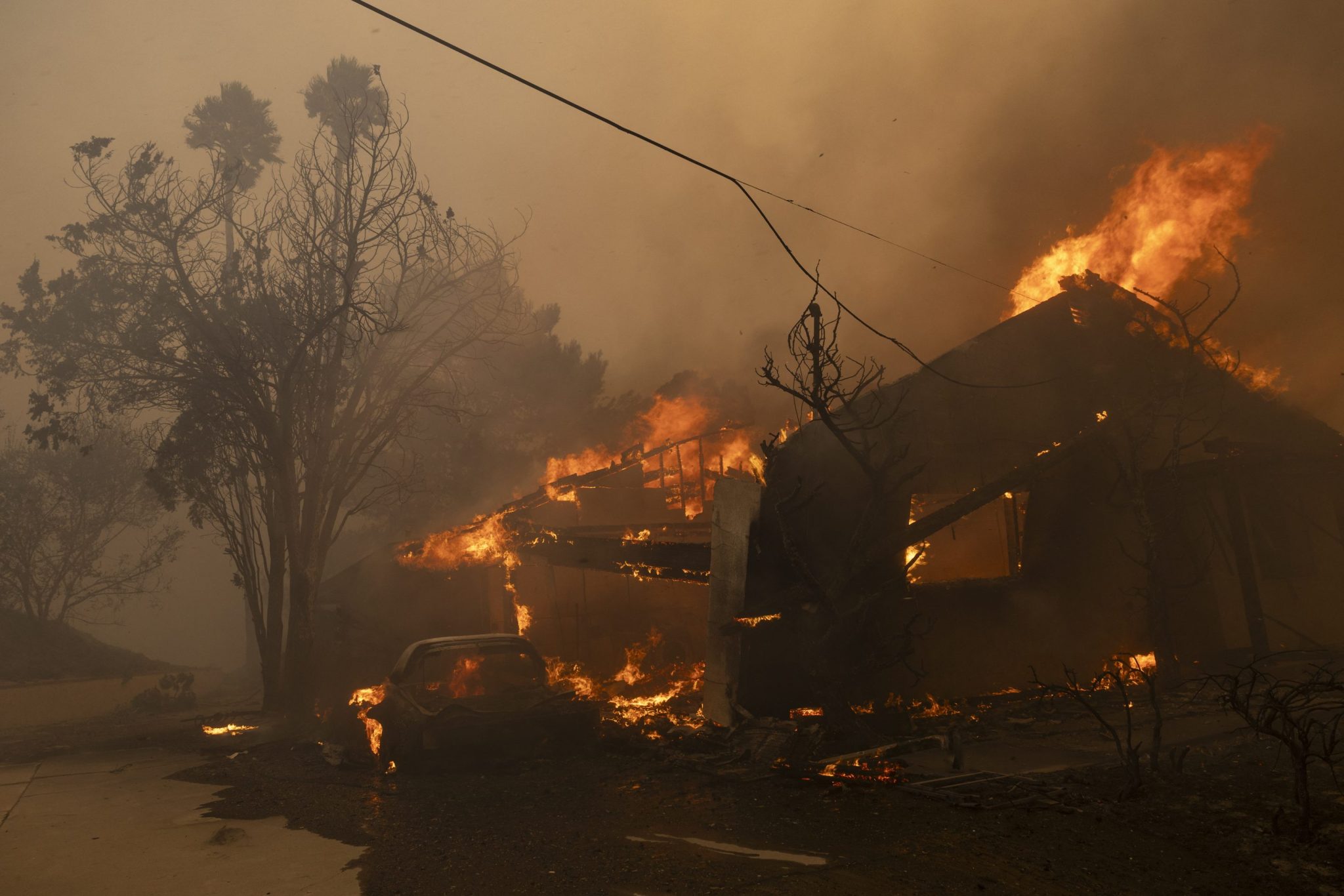 ‘Everything we own is gone’: Over 90,000 people in Reno evacuated amidst ‘human-caused’ wildfire