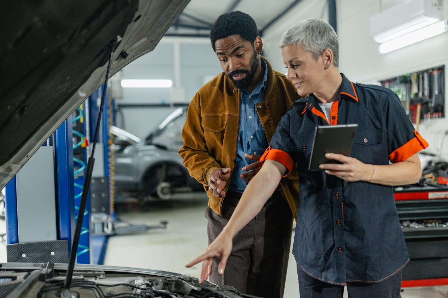 Your next oil change is becoming a bigger part of car dealers’ business as profits cool and service departments make up the difference