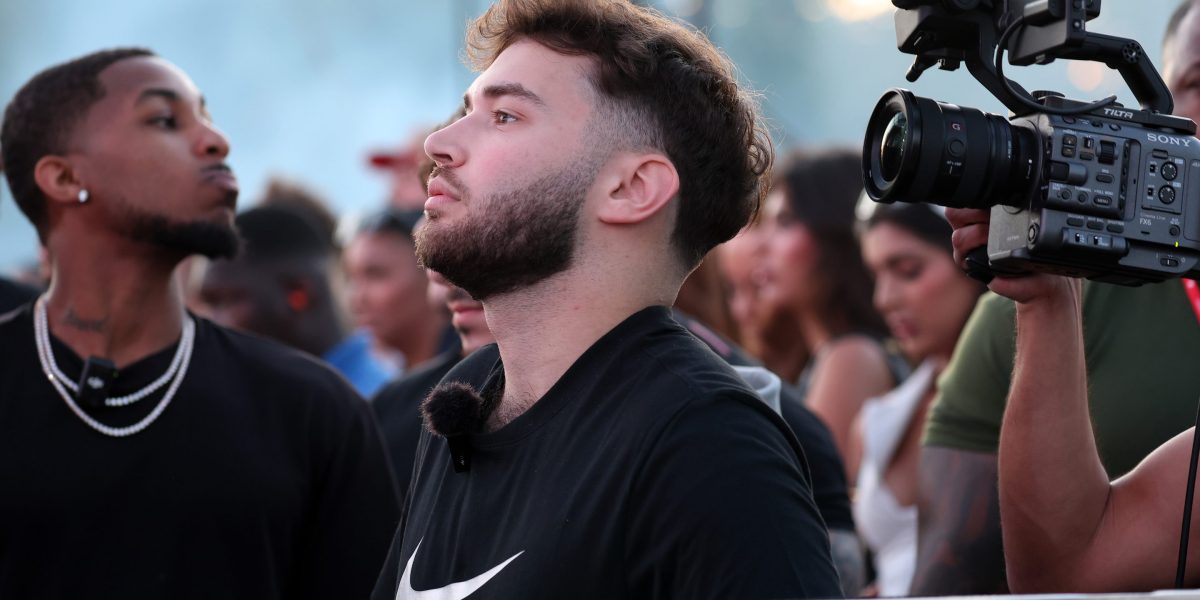 The ‘manosphere’ is actually a multibillion-dollar industry that sells courses and supplements to insecure Gen Z men, report finds The ‘manosphere’ is actually a multibillion-dollar industry that sells courses and supplements to insecure Gen Z men, report finds