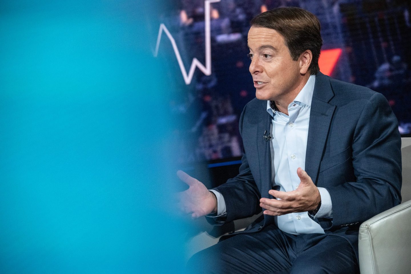 eBay CEO Jamie Iannone’s new playbook embraces AI tools while blocking AI buyers