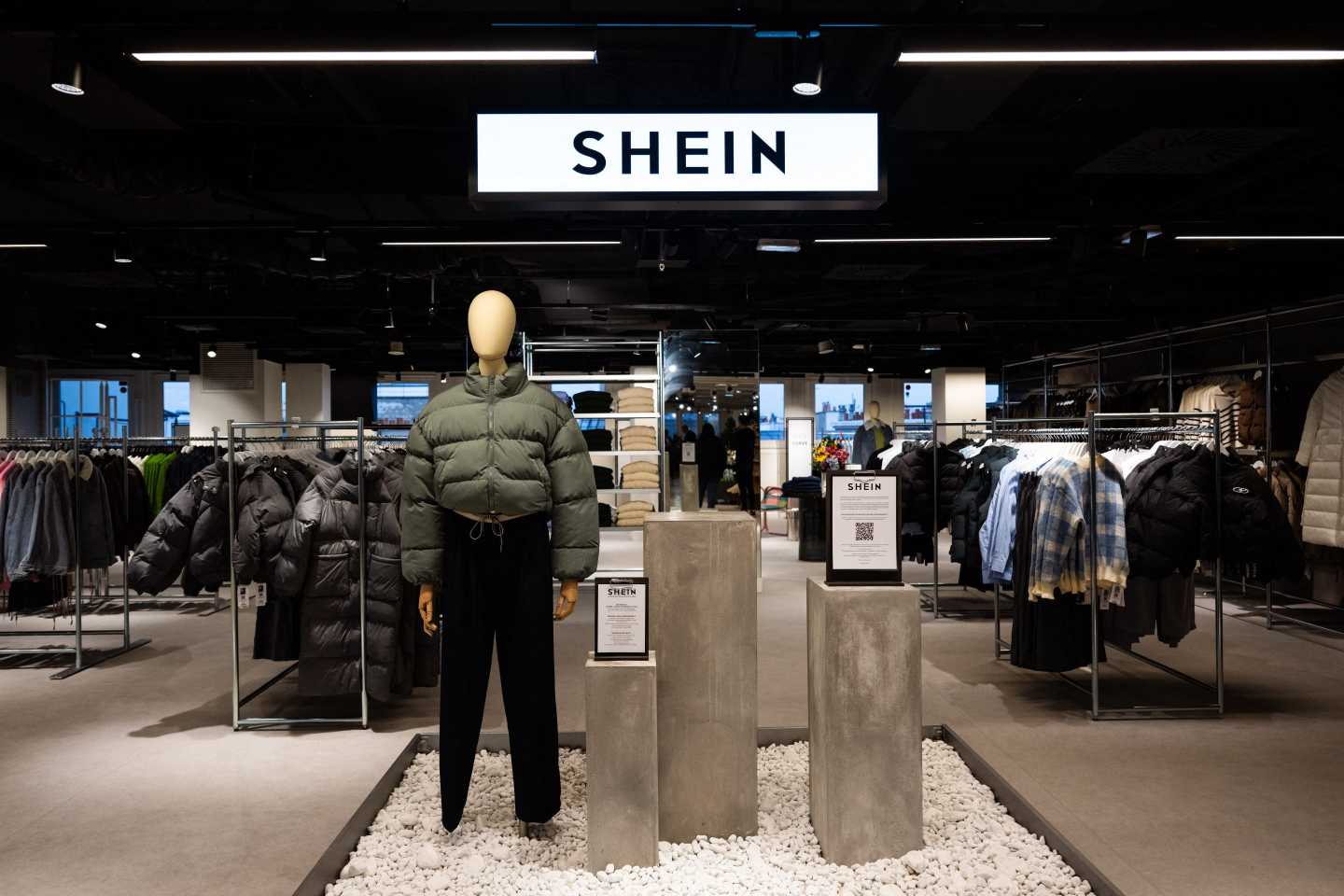 Shein CEO’s wealth slumps $15 billion after whittled-down IPO