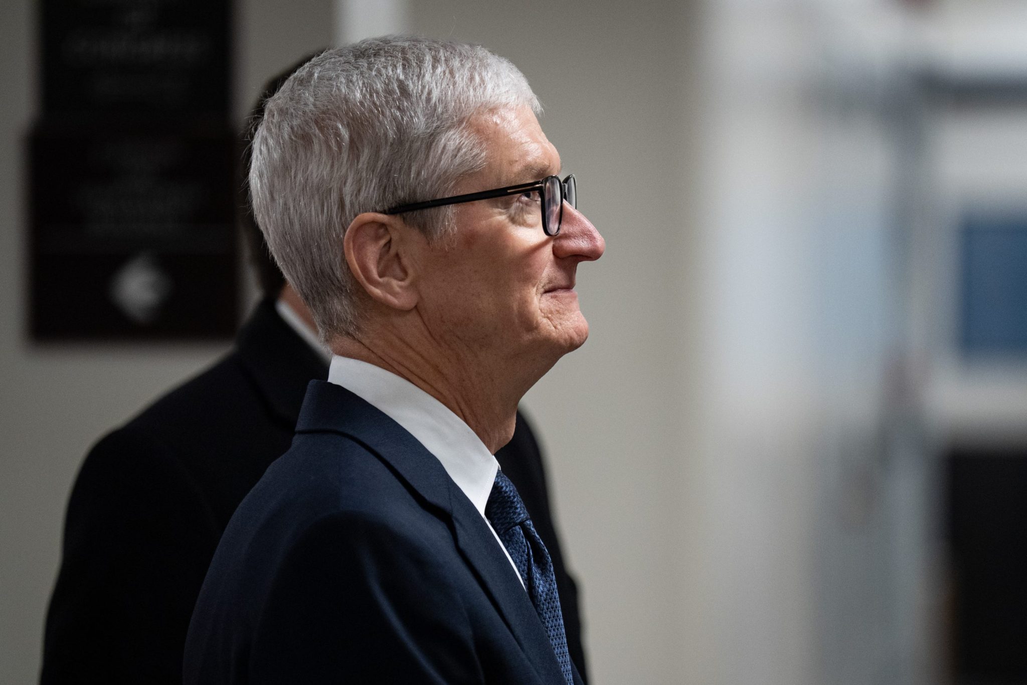 Apple may scrap its all-glass iPhone. Wall Street hasn’t been this alarmed since Steve Jobs’ death