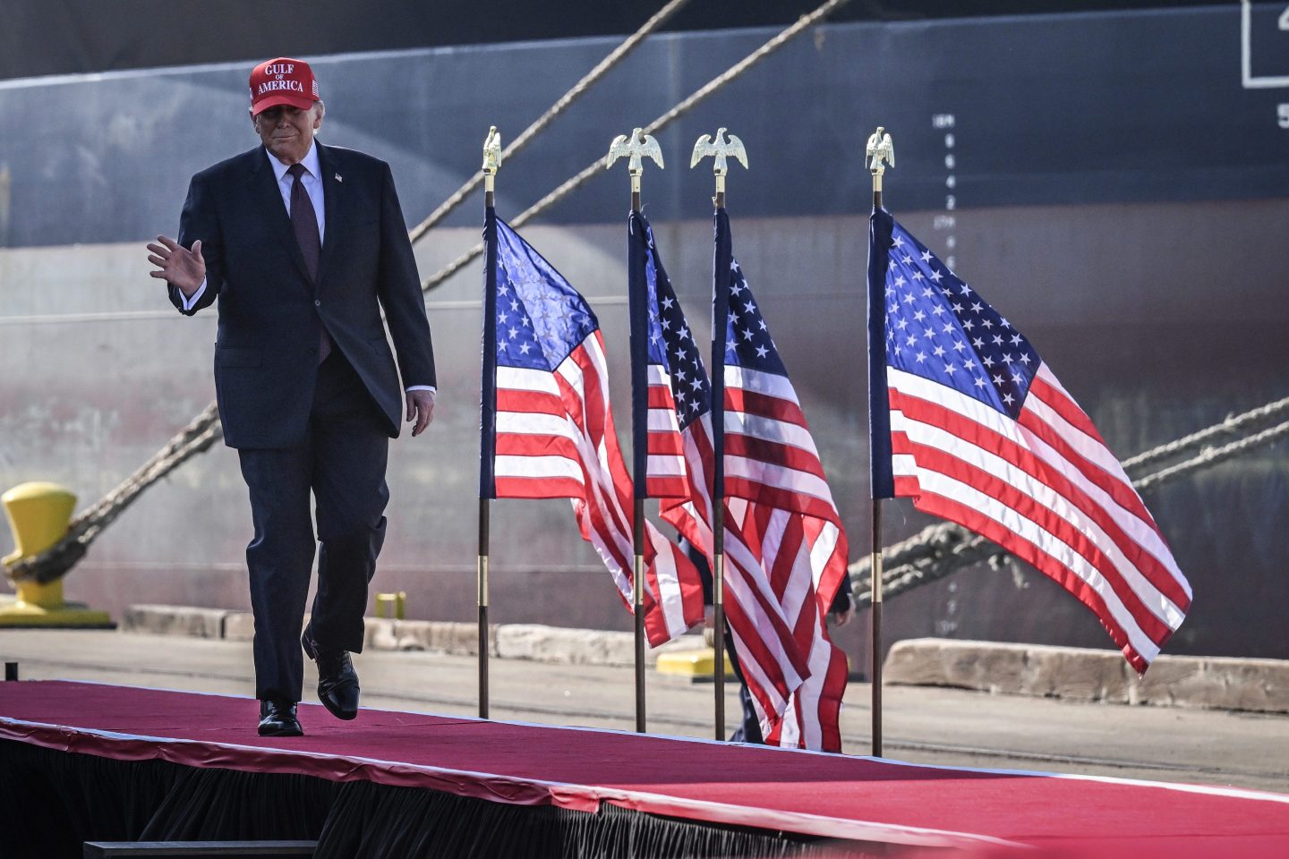 Photo of Trump and American flags