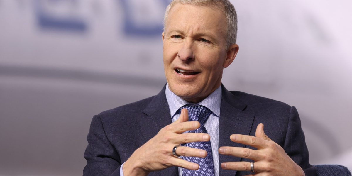 United CEO Scott Kirby Tells Gen Z Interns to Ditch Excuses United CEO Scott Kirby Tells Gen Z Interns to Ditch Excuses