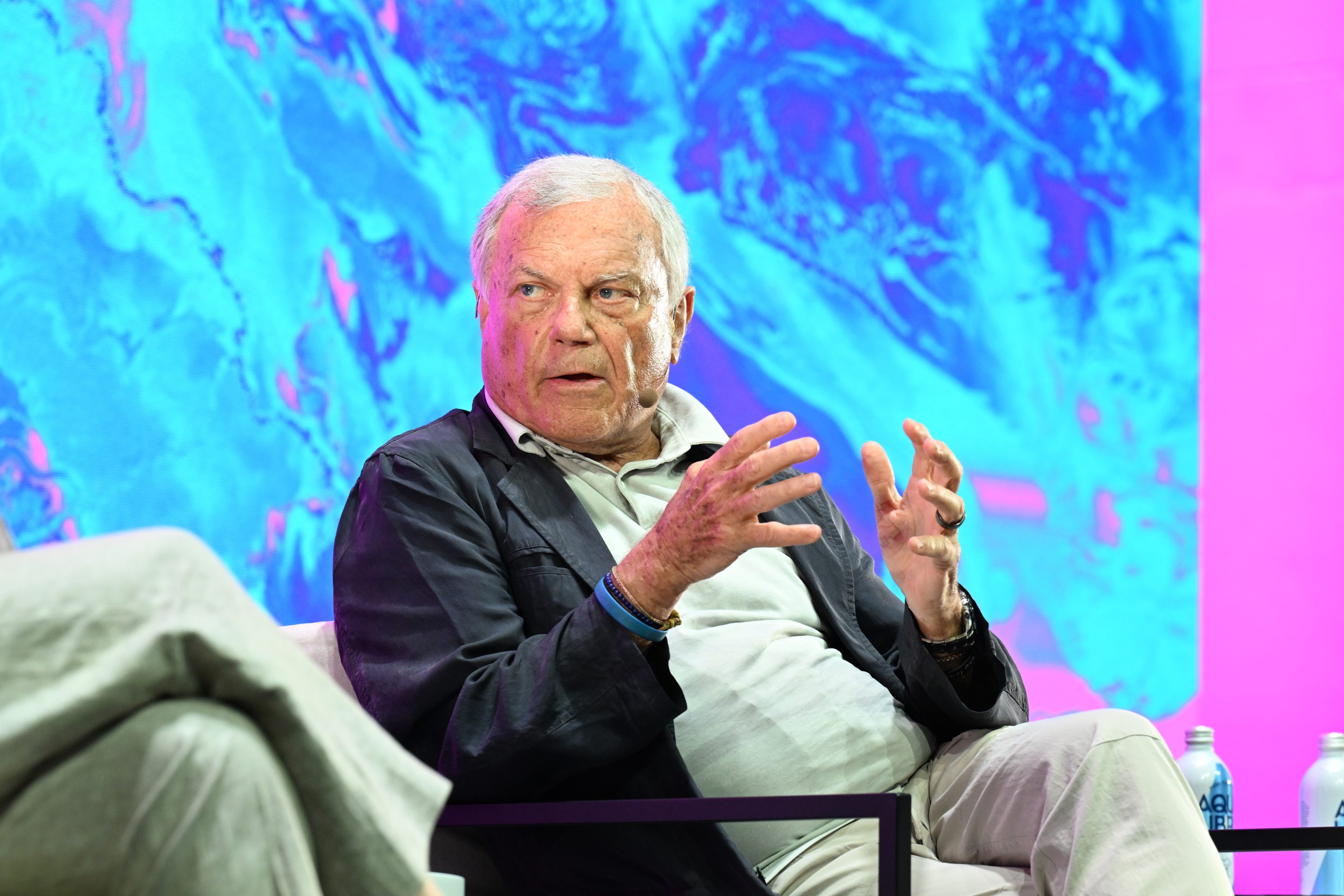 fortune.com - Kamal Ahmed - Sir Martin Sorrell has identified the key AI skill for the future: 'People who share will be the new kings and queens'