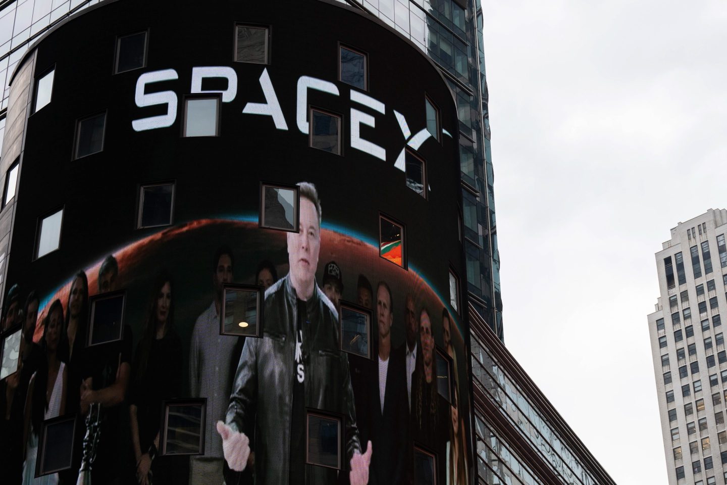 SpaceX’s surprise lock-up rally