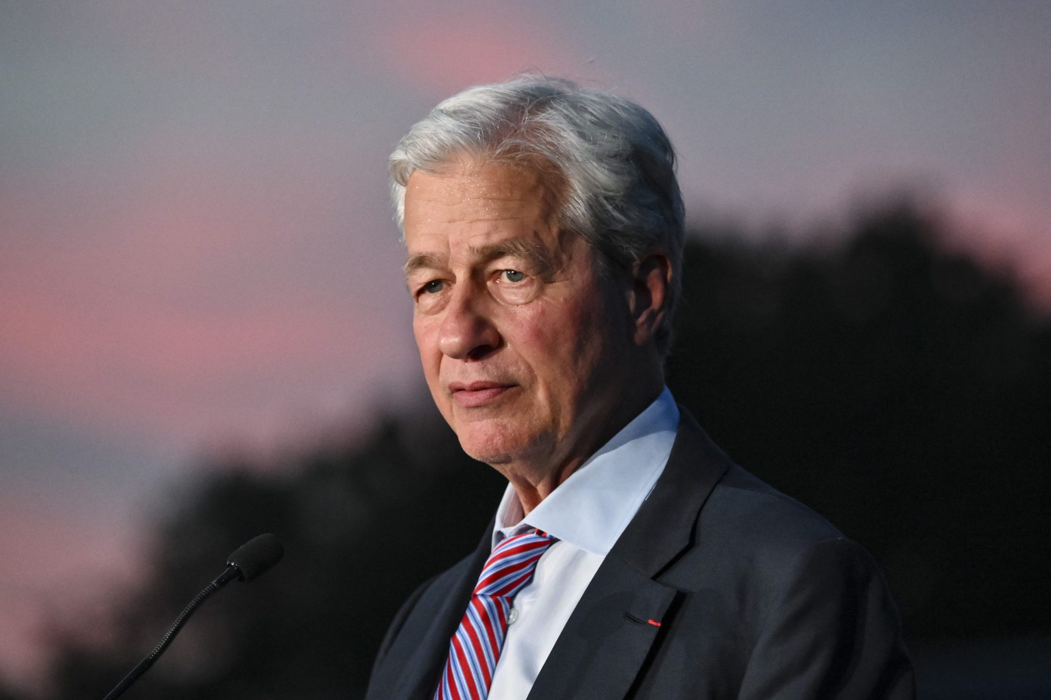 Dimon warns UK’s Healey against raising taxes on banks, FT says